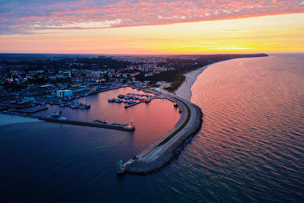 Władysławowo port o zachodzie słońca