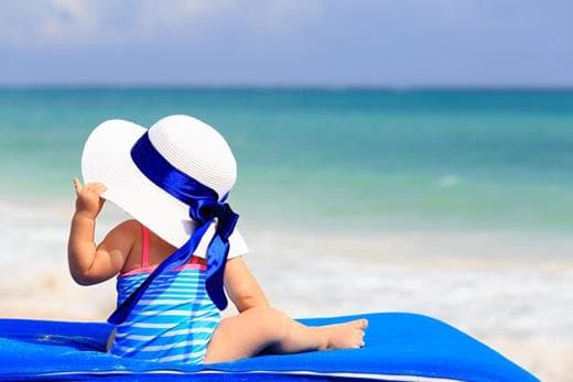 rodzinny-urlop-nad-morzem-5-rzeczy-o-ktorych-musisz-pamietac-jadac-na-wakacje-z-dzieckiem