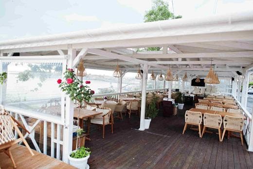 gdzie-zjesc-poza-sezonem-w-juracie